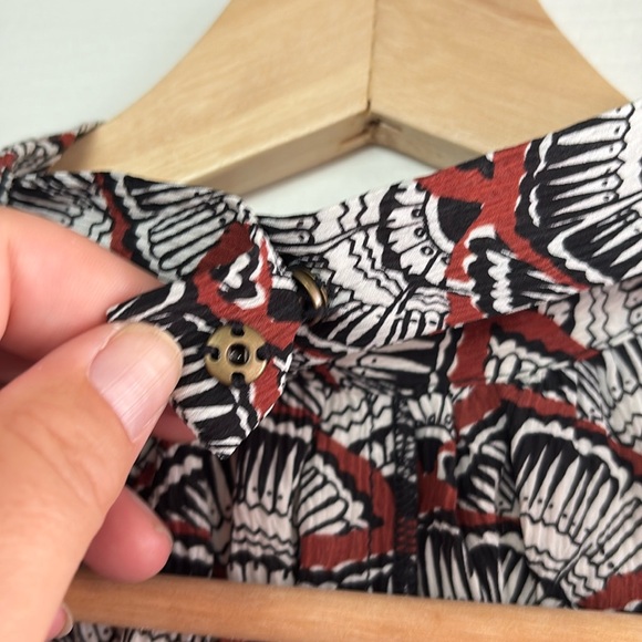 •APIECE APART Elegant Black and Red Patterned Women's Top Cutout - Picture 8 of 16